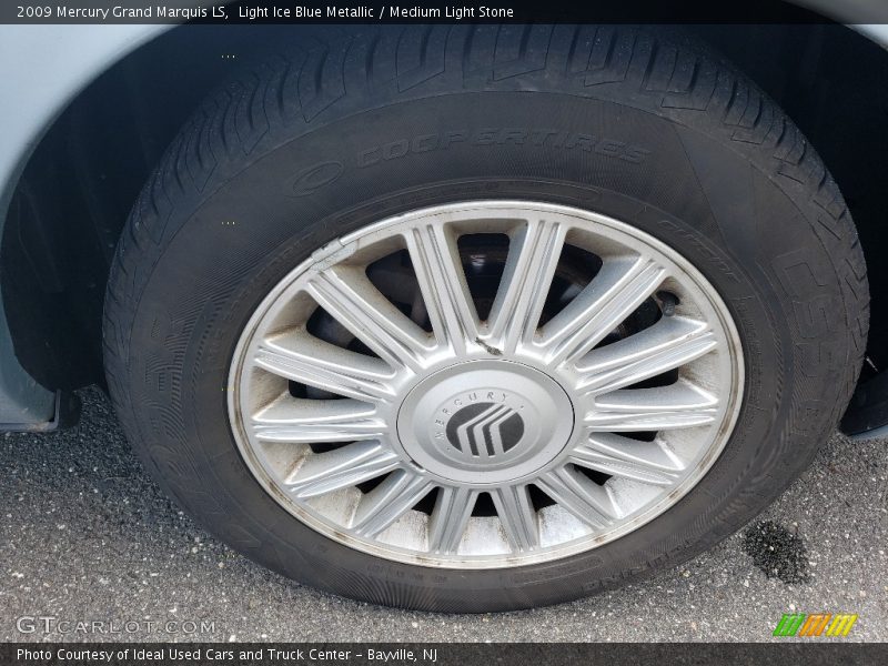 Light Ice Blue Metallic / Medium Light Stone 2009 Mercury Grand Marquis LS