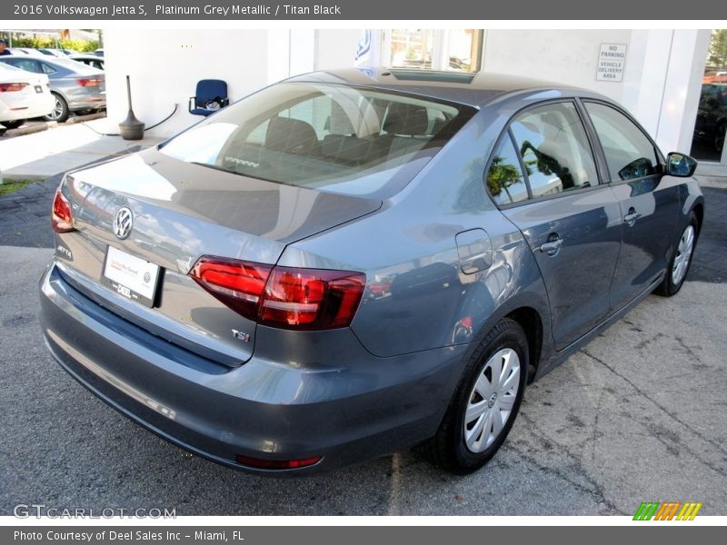 Platinum Grey Metallic / Titan Black 2016 Volkswagen Jetta S