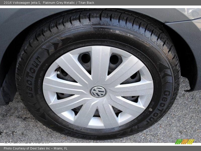Platinum Grey Metallic / Titan Black 2016 Volkswagen Jetta S