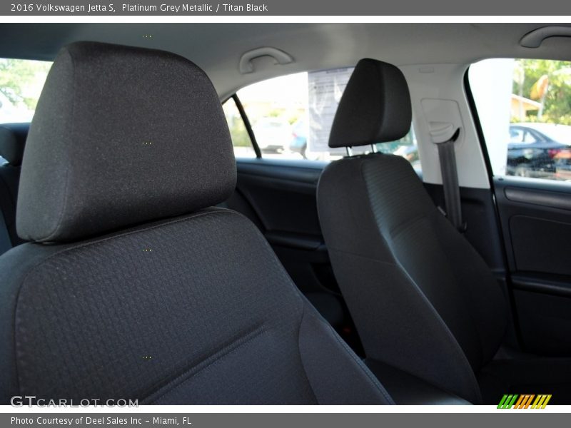 Platinum Grey Metallic / Titan Black 2016 Volkswagen Jetta S