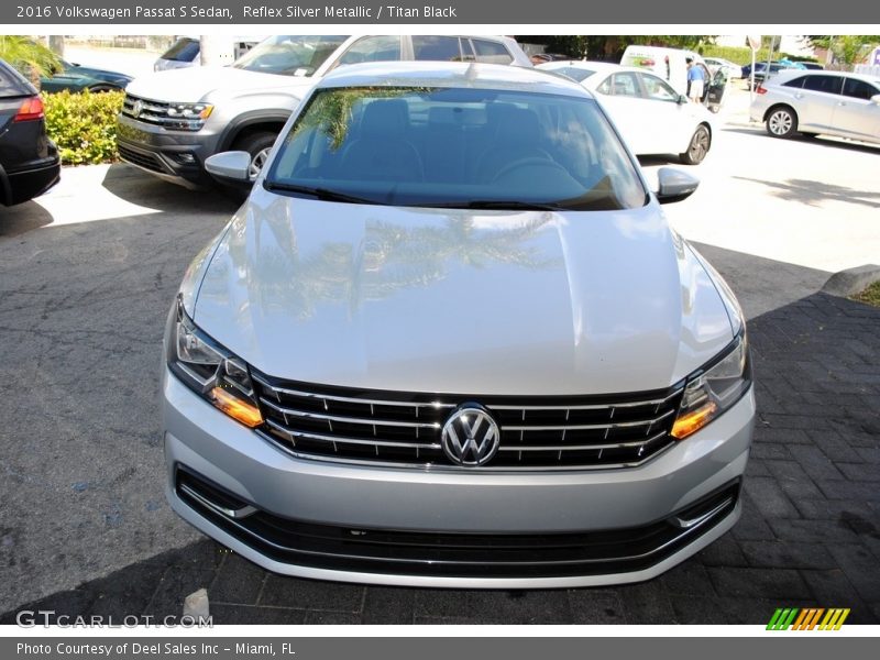 Reflex Silver Metallic / Titan Black 2016 Volkswagen Passat S Sedan
