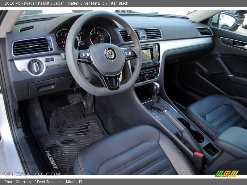 Reflex Silver Metallic / Titan Black 2016 Volkswagen Passat S Sedan
