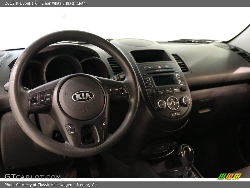 Clear White / Black Cloth 2013 Kia Soul 1.6