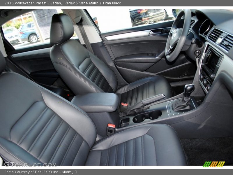 Reflex Silver Metallic / Titan Black 2016 Volkswagen Passat S Sedan