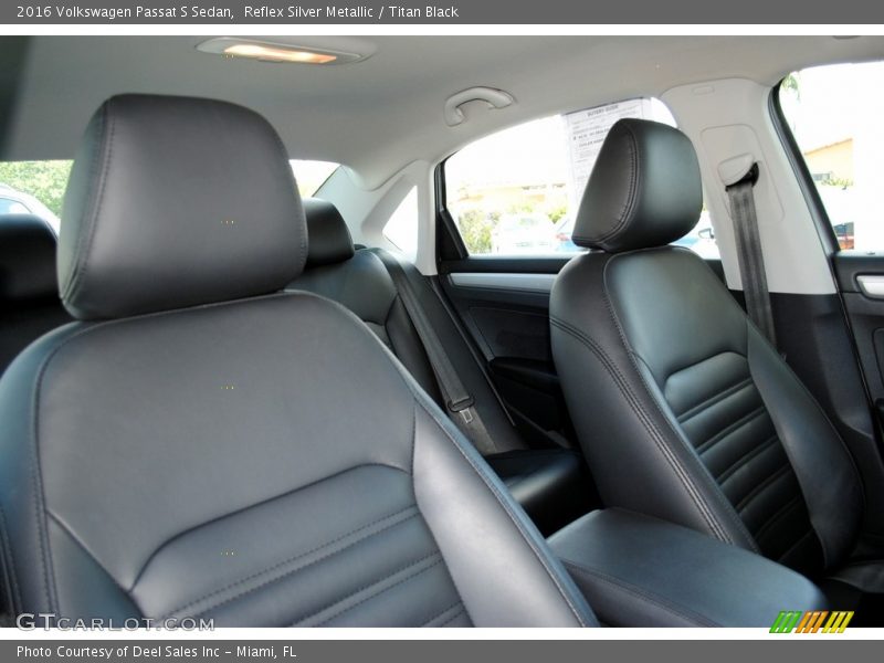 Reflex Silver Metallic / Titan Black 2016 Volkswagen Passat S Sedan