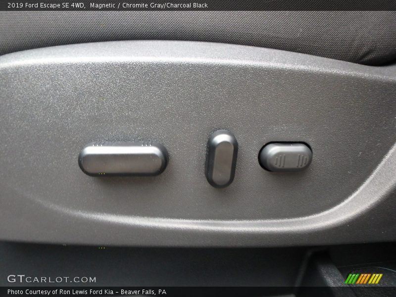 Magnetic / Chromite Gray/Charcoal Black 2019 Ford Escape SE 4WD