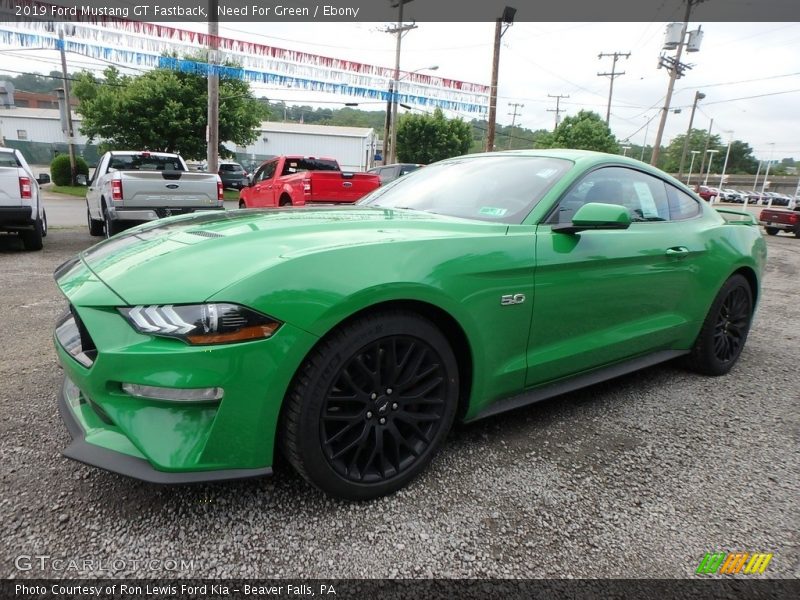Front 3/4 View of 2019 Mustang GT Fastback