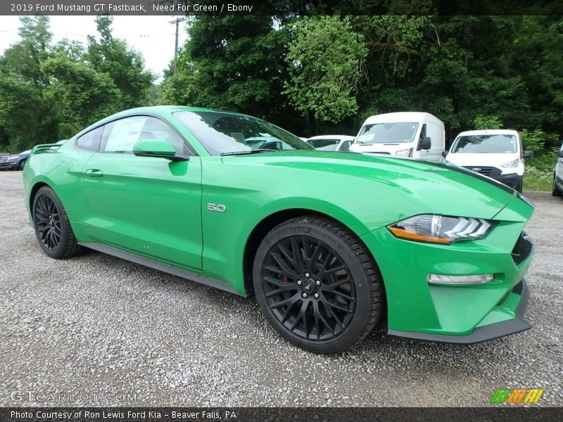 Front 3/4 View of 2019 Mustang GT Fastback