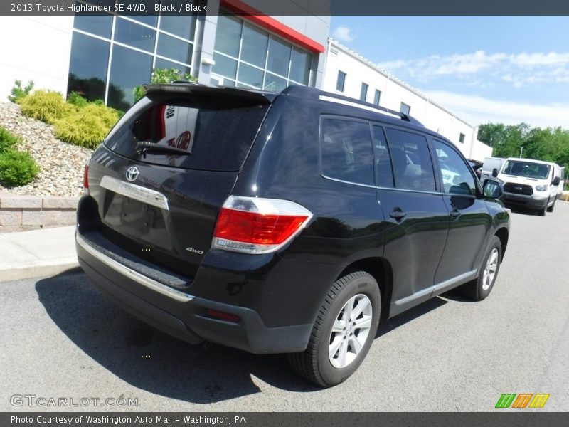 Black / Black 2013 Toyota Highlander SE 4WD