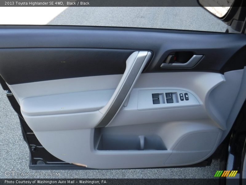 Black / Black 2013 Toyota Highlander SE 4WD