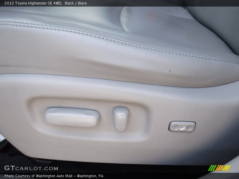Black / Black 2013 Toyota Highlander SE 4WD