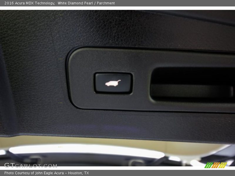 White Diamond Pearl / Parchment 2016 Acura MDX Technology