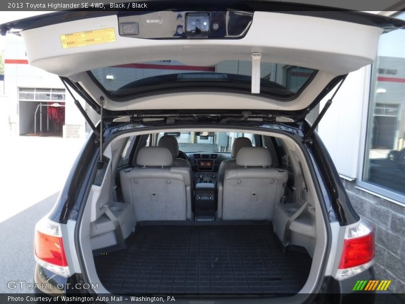 Black / Black 2013 Toyota Highlander SE 4WD