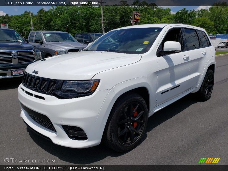 Front 3/4 View of 2018 Grand Cherokee SRT 4x4