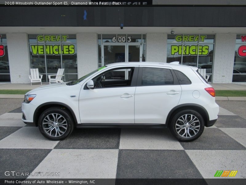 Diamond White Pearl / Black 2018 Mitsubishi Outlander Sport ES