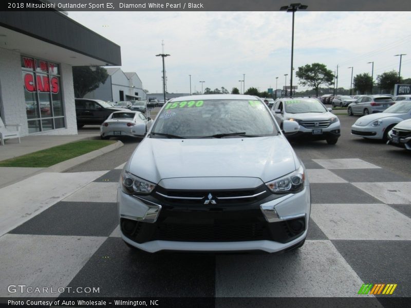 Diamond White Pearl / Black 2018 Mitsubishi Outlander Sport ES