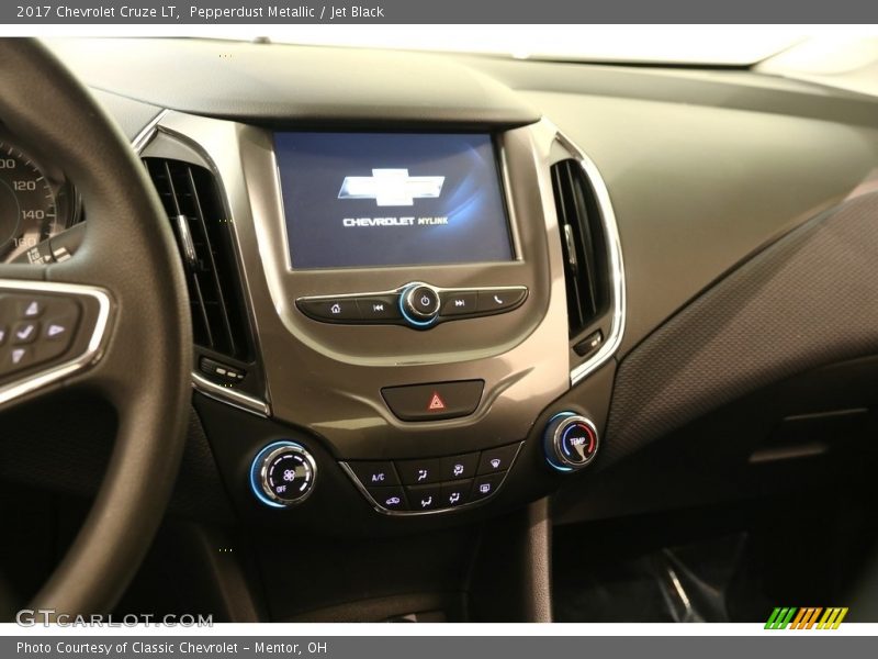 Pepperdust Metallic / Jet Black 2017 Chevrolet Cruze LT