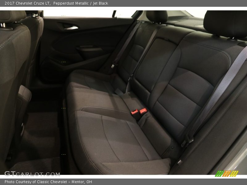 Pepperdust Metallic / Jet Black 2017 Chevrolet Cruze LT