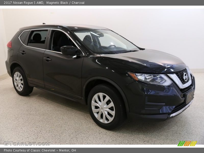 Magnetic Black / Charcoal 2017 Nissan Rogue S AWD
