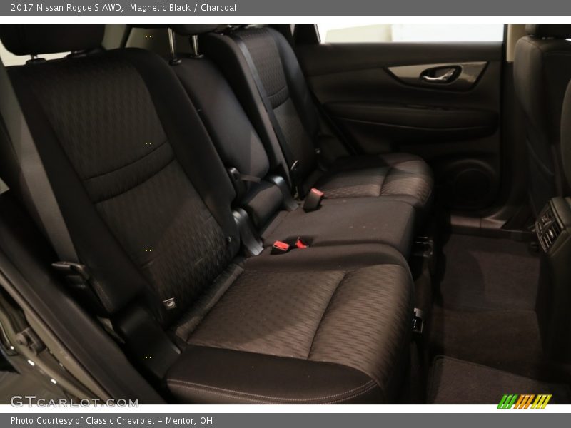 Magnetic Black / Charcoal 2017 Nissan Rogue S AWD