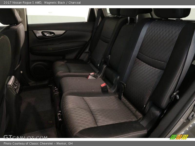 Magnetic Black / Charcoal 2017 Nissan Rogue S AWD