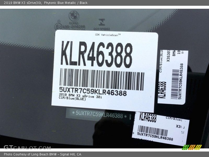 Phytonic Blue Metallic / Black 2019 BMW X3 sDrive30i