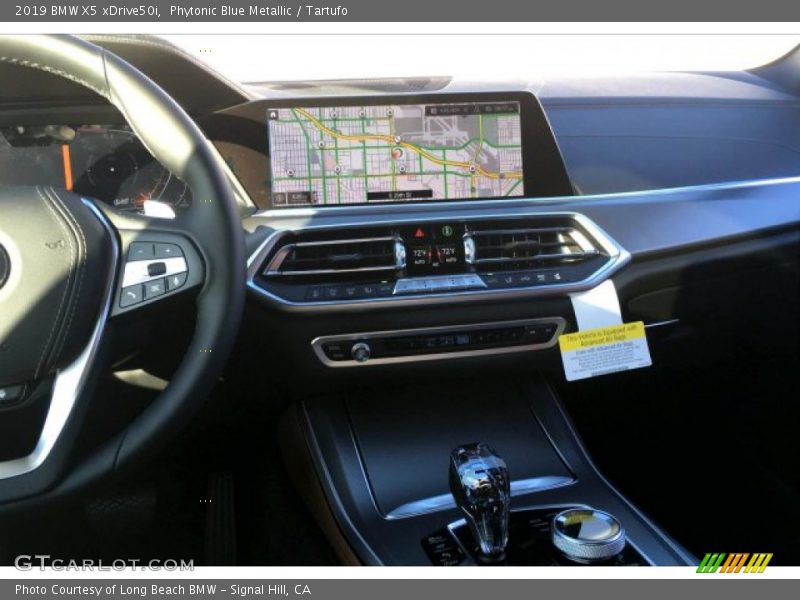 Phytonic Blue Metallic / Tartufo 2019 BMW X5 xDrive50i