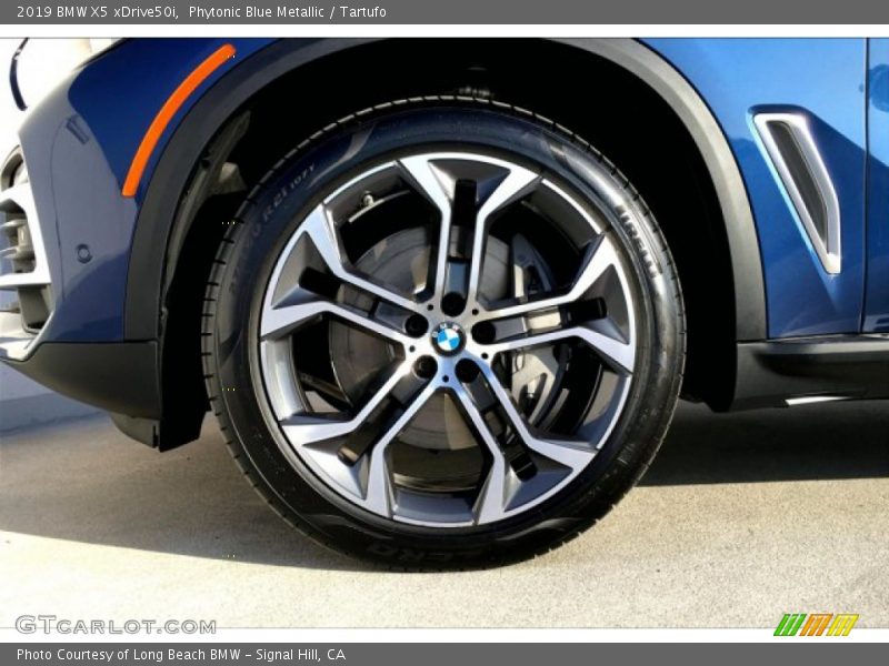 Phytonic Blue Metallic / Tartufo 2019 BMW X5 xDrive50i