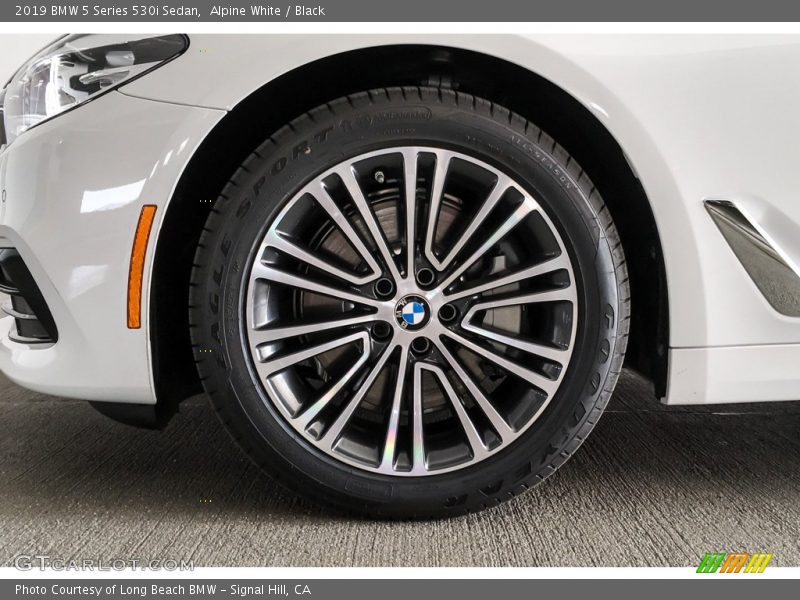 Alpine White / Black 2019 BMW 5 Series 530i Sedan