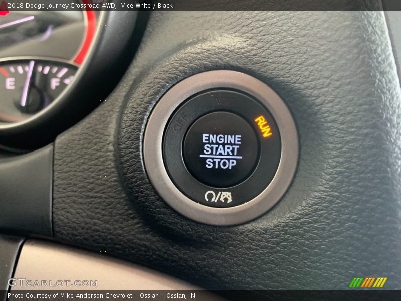 Vice White / Black 2018 Dodge Journey Crossroad AWD