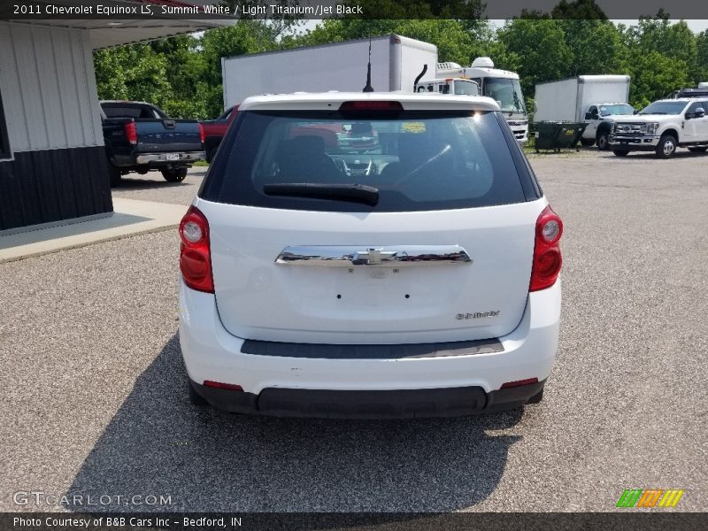 Summit White / Light Titanium/Jet Black 2011 Chevrolet Equinox LS