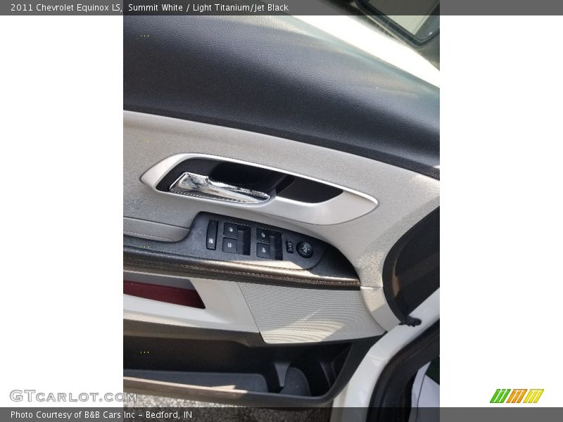 Summit White / Light Titanium/Jet Black 2011 Chevrolet Equinox LS