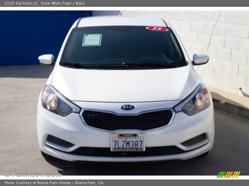 Snow White Pearl / Black 2015 Kia Forte LX