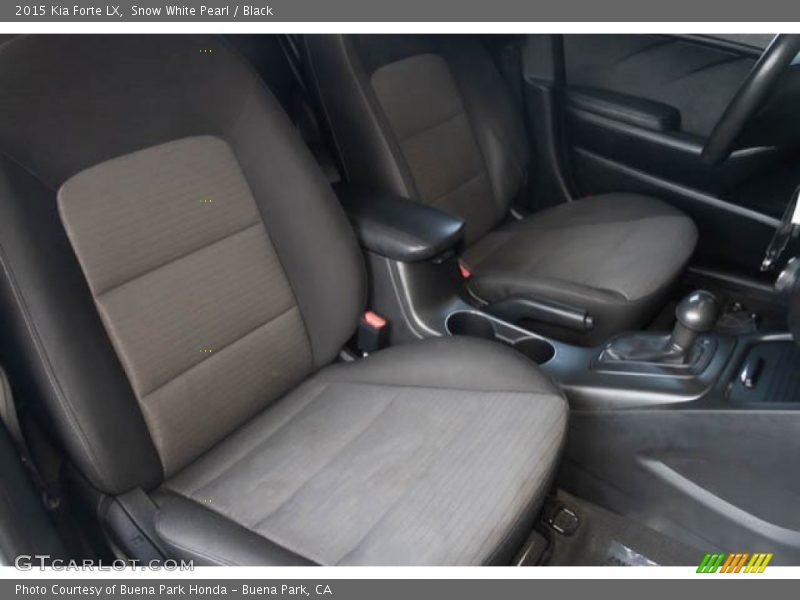 Snow White Pearl / Black 2015 Kia Forte LX