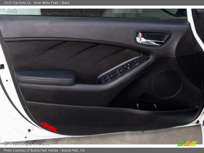 Snow White Pearl / Black 2015 Kia Forte LX