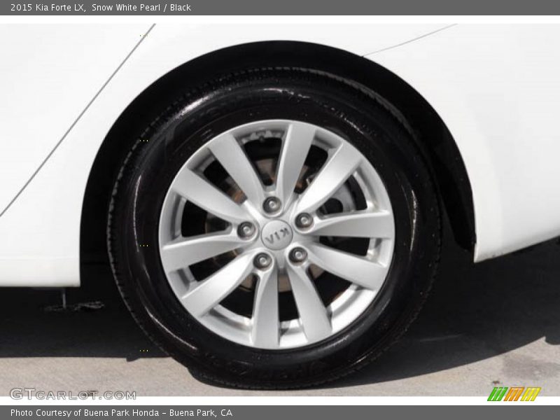 Snow White Pearl / Black 2015 Kia Forte LX