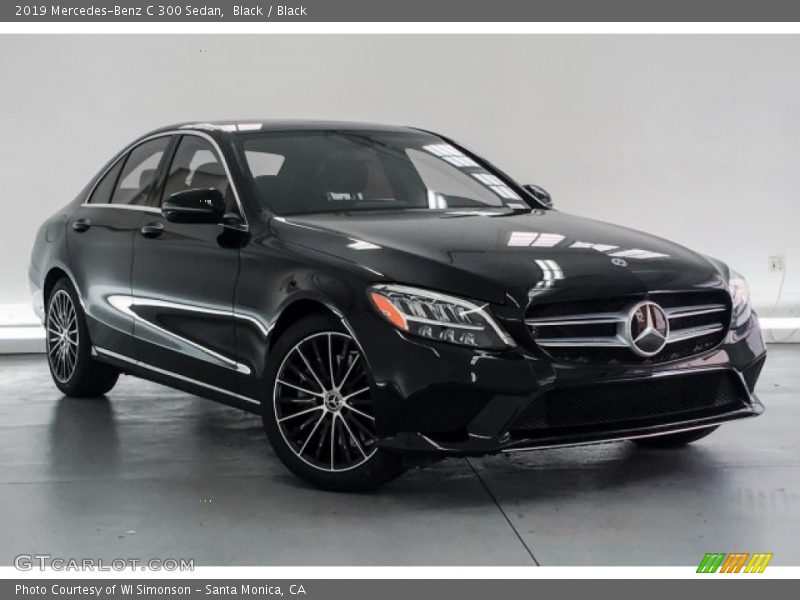 Front 3/4 View of 2019 C 300 Sedan
