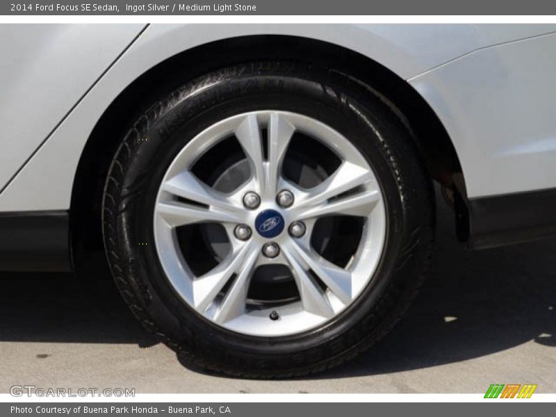 Ingot Silver / Medium Light Stone 2014 Ford Focus SE Sedan