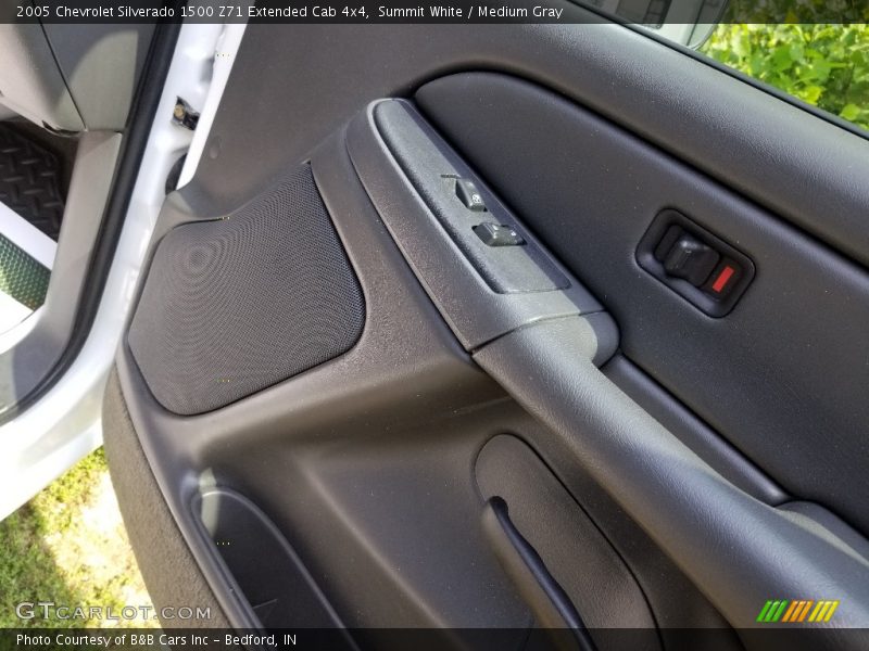 Summit White / Medium Gray 2005 Chevrolet Silverado 1500 Z71 Extended Cab 4x4