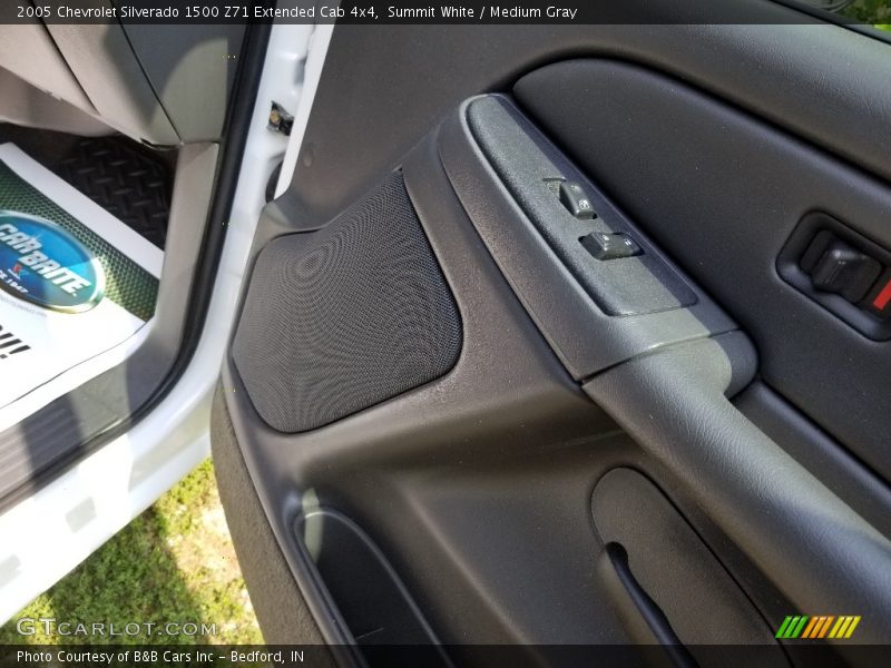 Summit White / Medium Gray 2005 Chevrolet Silverado 1500 Z71 Extended Cab 4x4