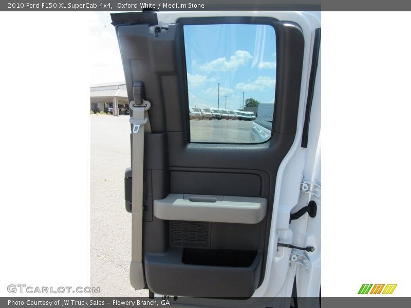 Oxford White / Medium Stone 2010 Ford F150 XL SuperCab 4x4