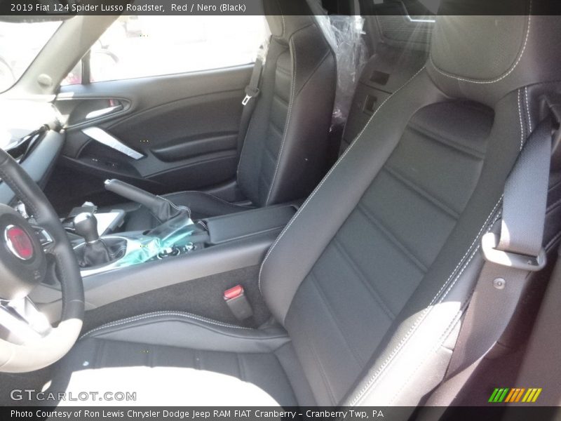 Red / Nero (Black) 2019 Fiat 124 Spider Lusso Roadster