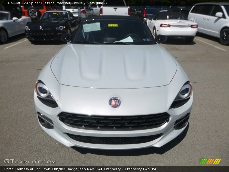 White / Nero (Black) 2019 Fiat 124 Spider Classica Roadster