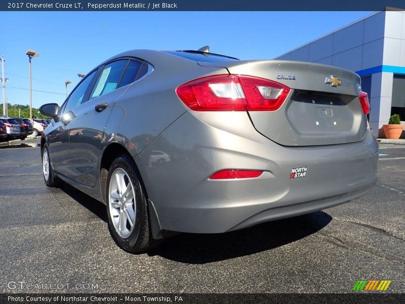Pepperdust Metallic / Jet Black 2017 Chevrolet Cruze LT