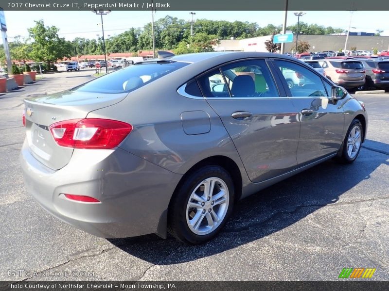 Pepperdust Metallic / Jet Black 2017 Chevrolet Cruze LT