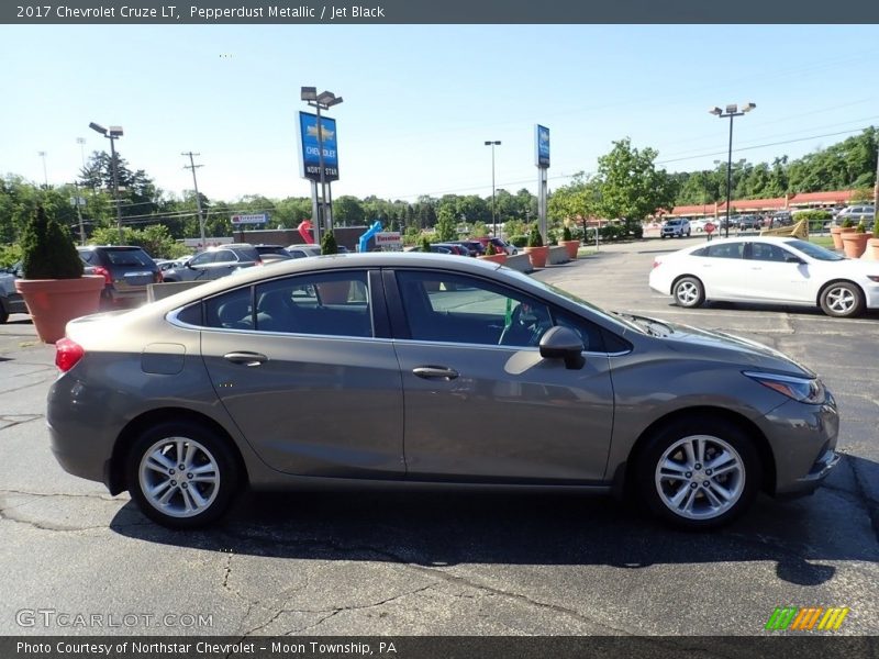 Pepperdust Metallic / Jet Black 2017 Chevrolet Cruze LT