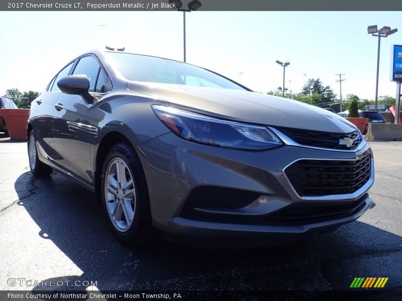 Pepperdust Metallic / Jet Black 2017 Chevrolet Cruze LT