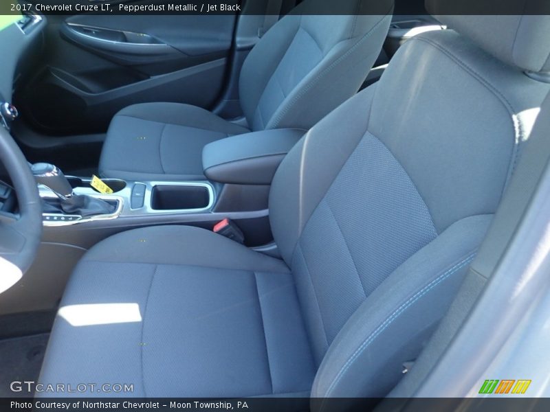 Pepperdust Metallic / Jet Black 2017 Chevrolet Cruze LT