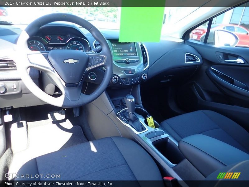 Pepperdust Metallic / Jet Black 2017 Chevrolet Cruze LT