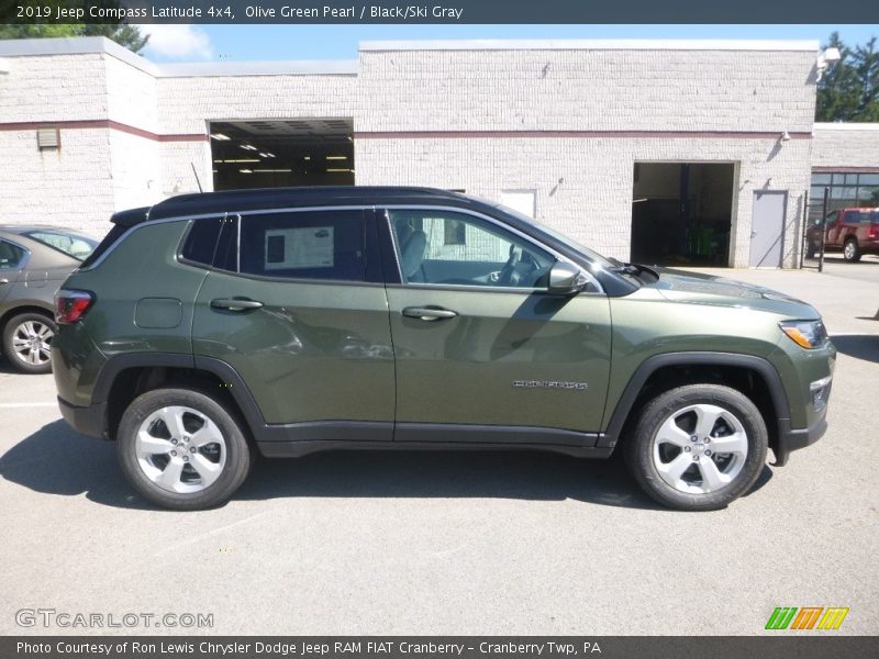 Olive Green Pearl / Black/Ski Gray 2019 Jeep Compass Latitude 4x4